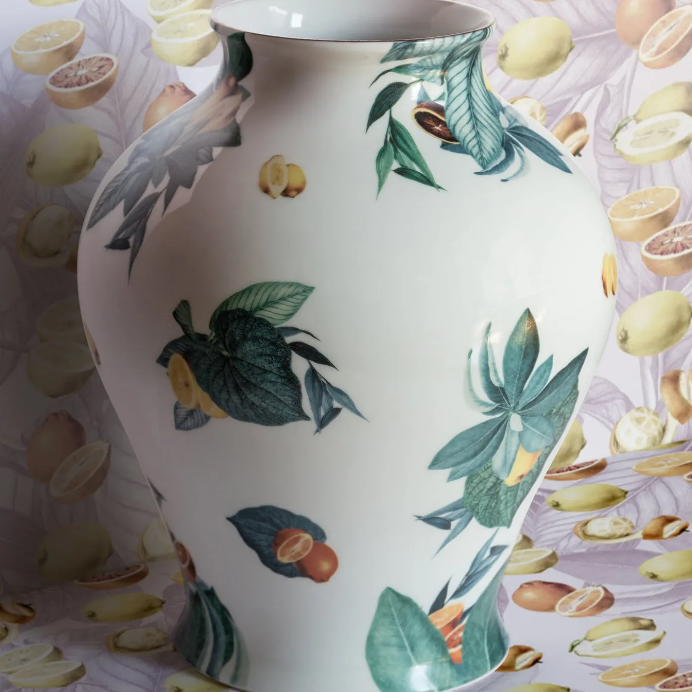 Amalfi Vaso in anfora di porcellana con foglie e agrumi H32Cm