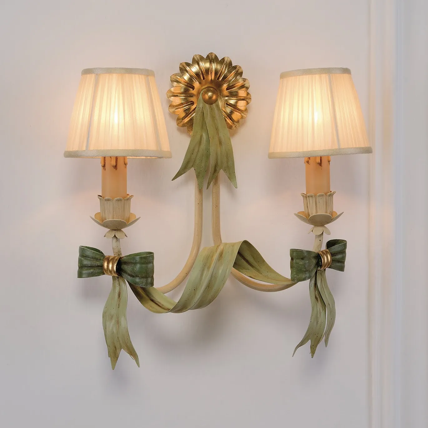 1365 Apparecchio di illuminazione a fiocco doppio in metallo verde