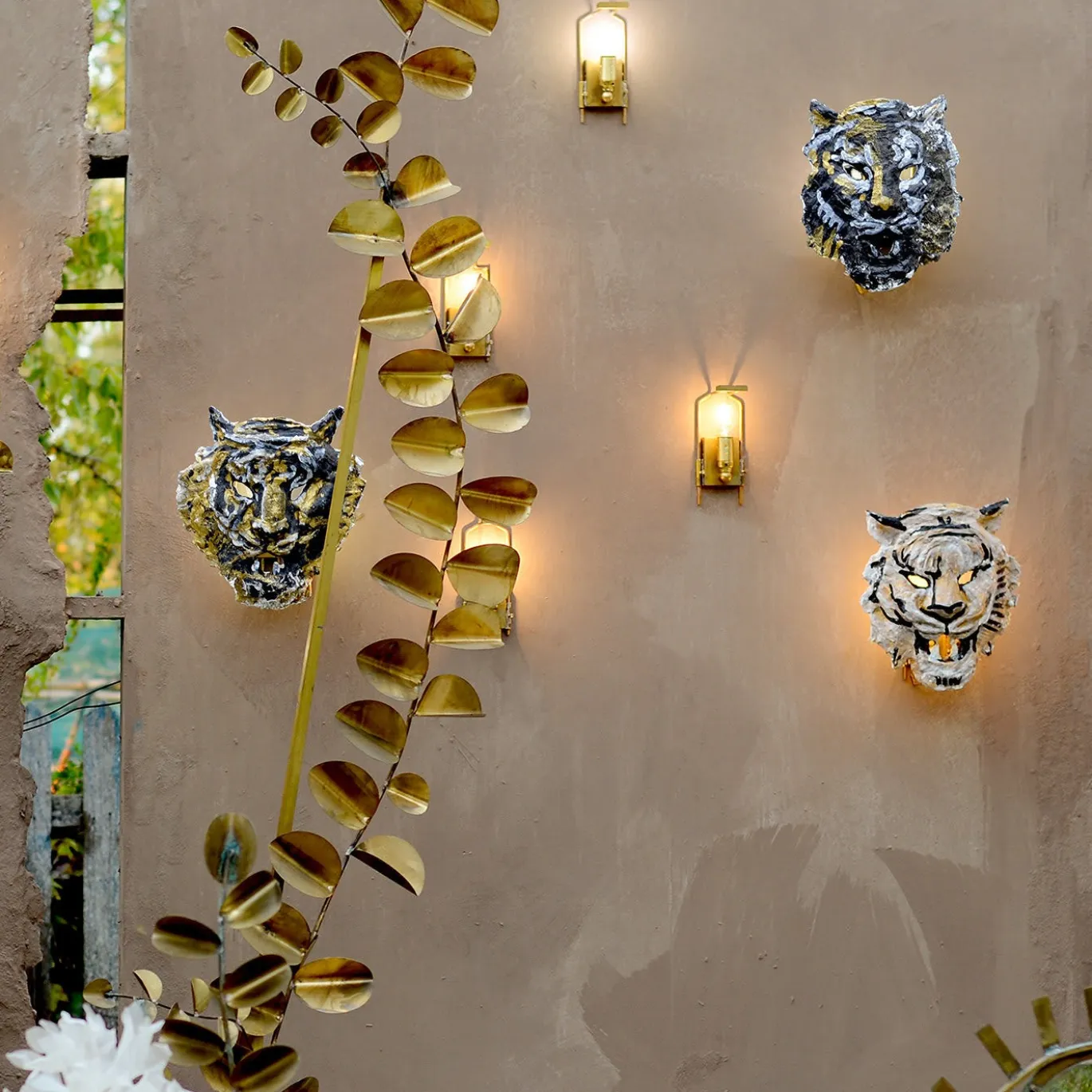 Applique Changeant Tigris Sconce #2