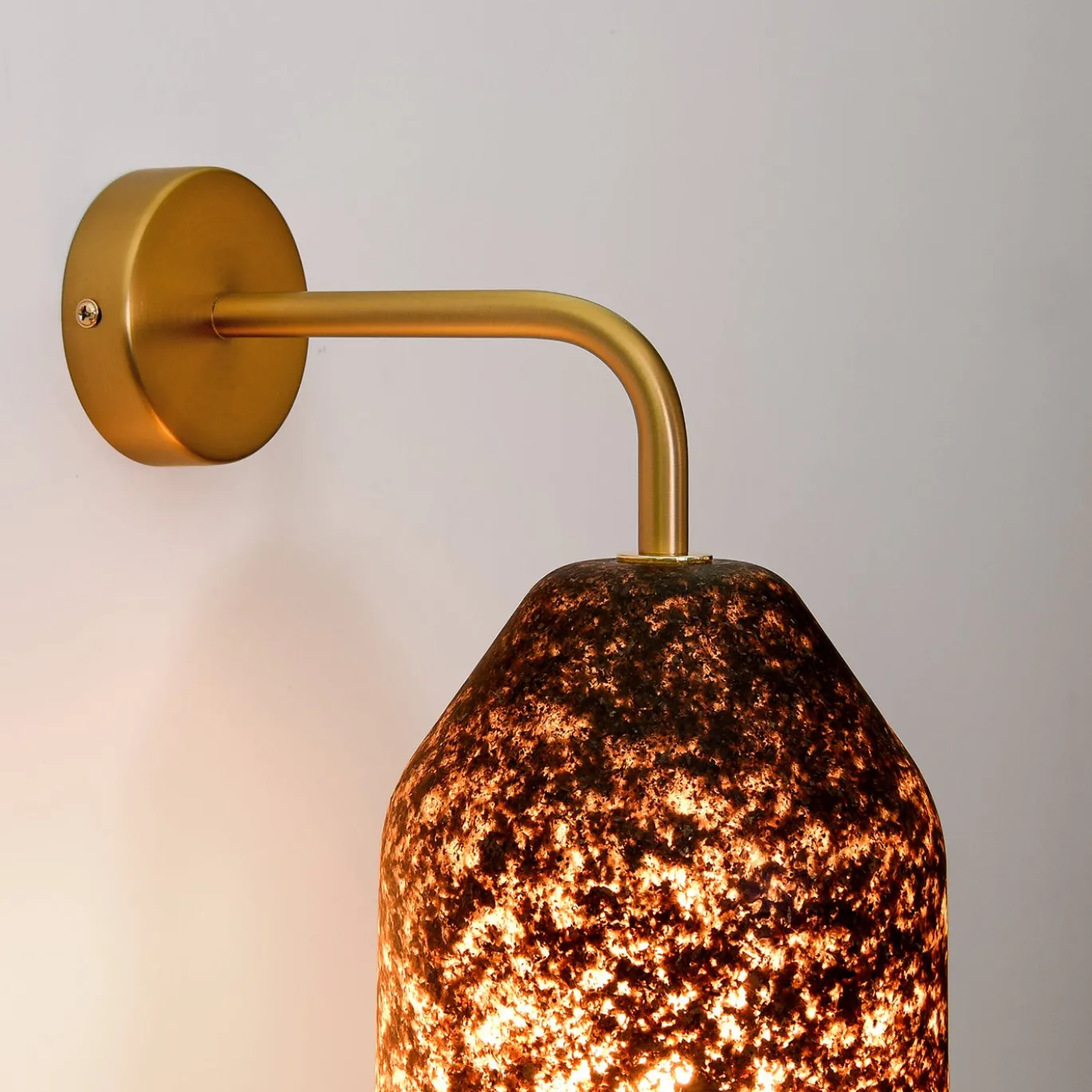 Applique da parete LAAB Small in bronzo satinato con foglie nere