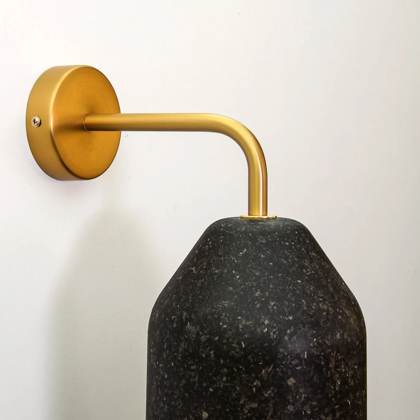 Applique da parete LAAB Small in bronzo satinato con foglie nere