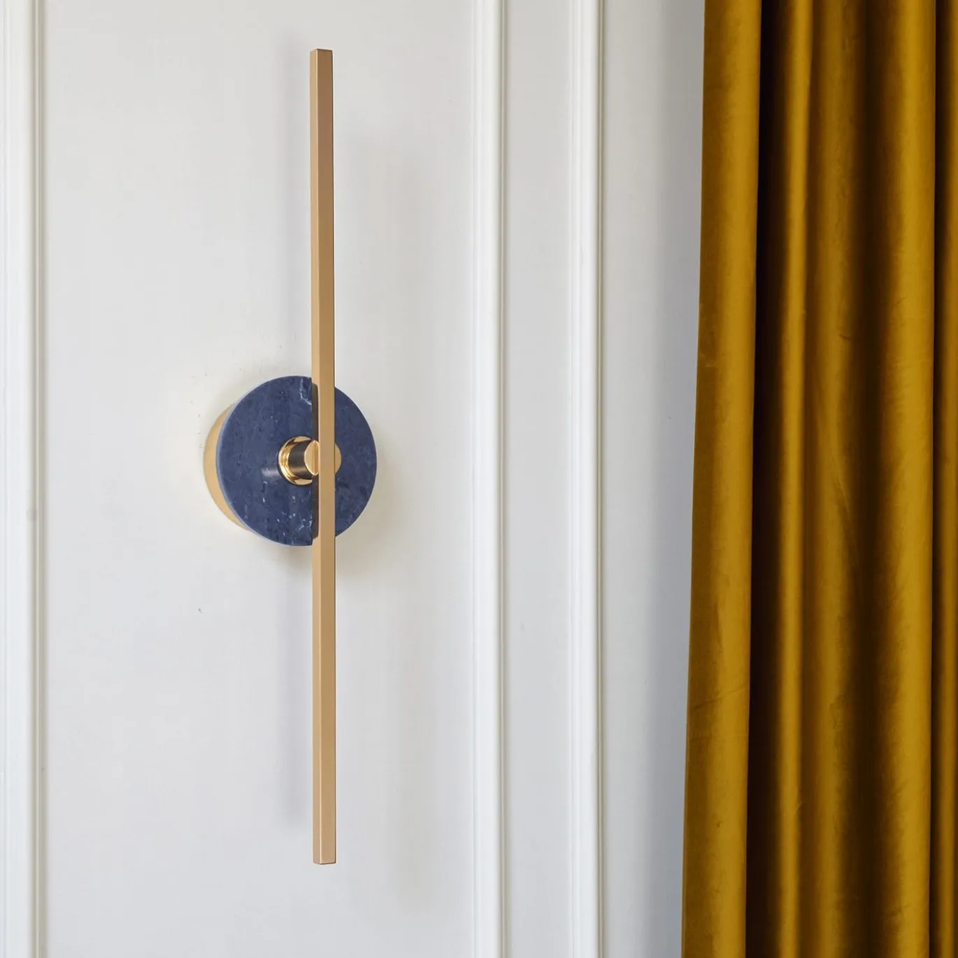 Applique Essential / Elite Stick in ottone lucido e sodalite