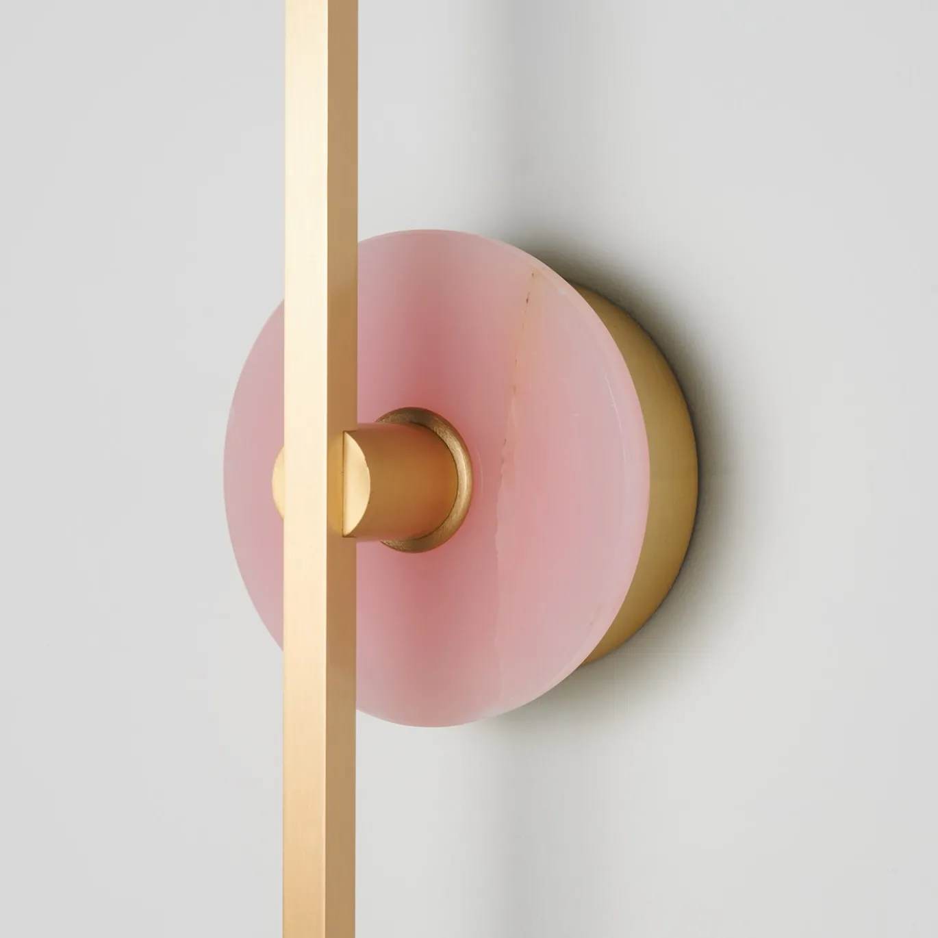 Applique Essential Stick in ottone satinato e onice rosa