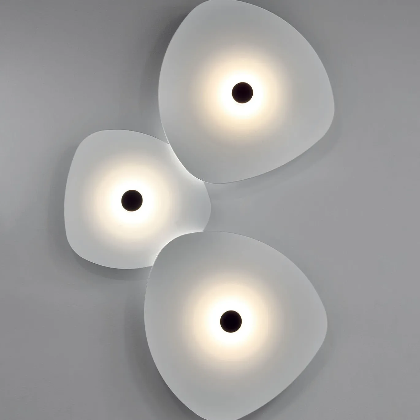 Applique Flower Bianca con Foglia Oro