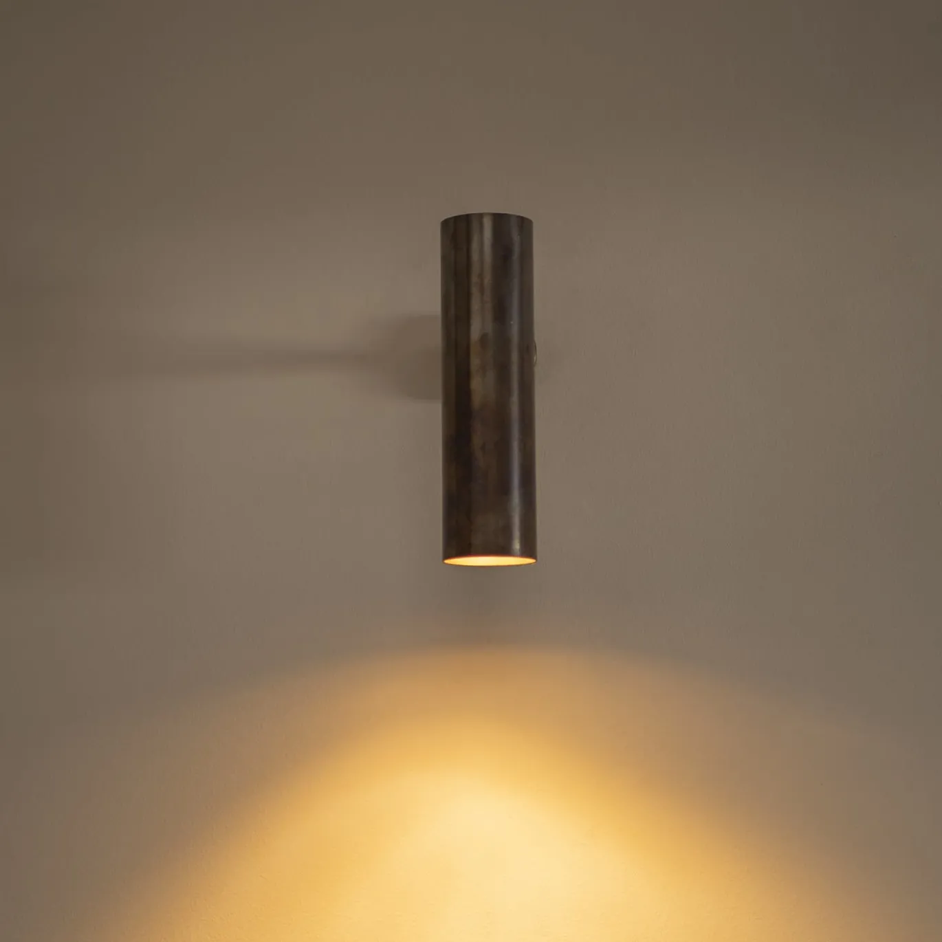 Applique Kyle Pt in Ottone con Finitura Bronzo
