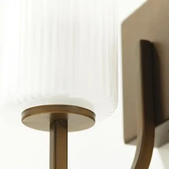 Applique Singola Cuspide in Vetro Bianco