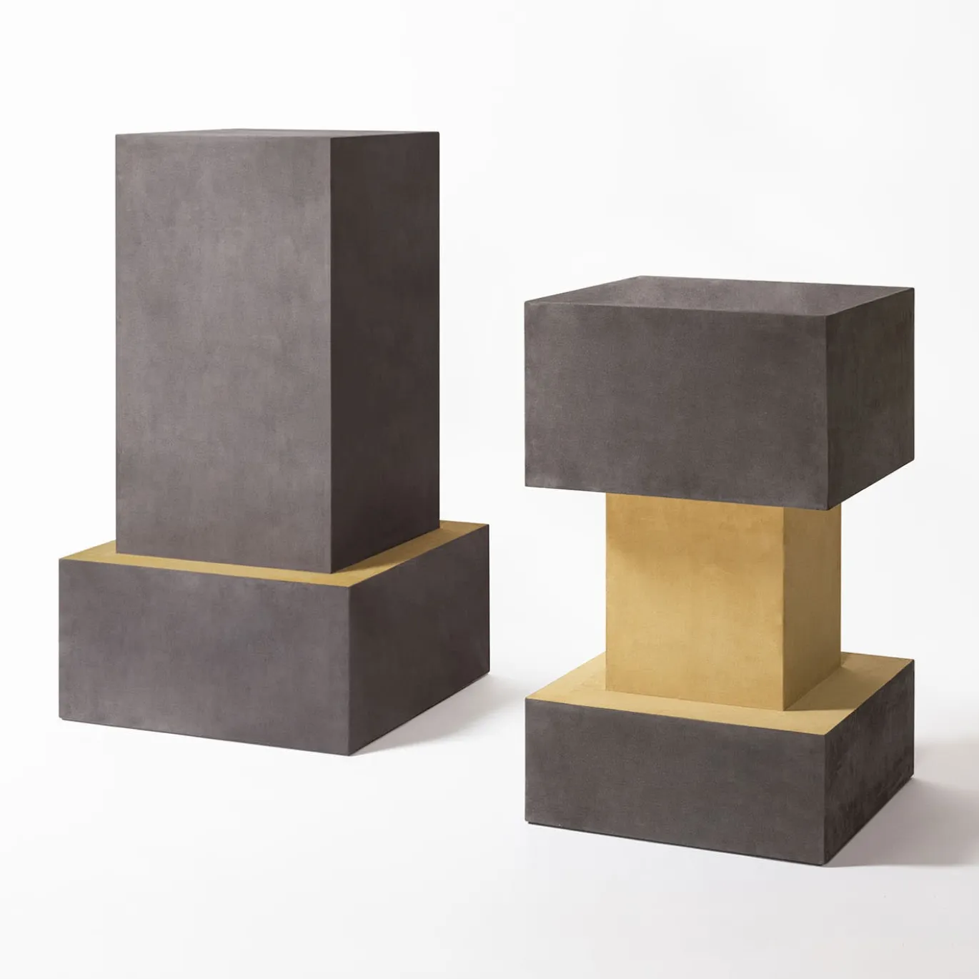 Ara Plinth N.2