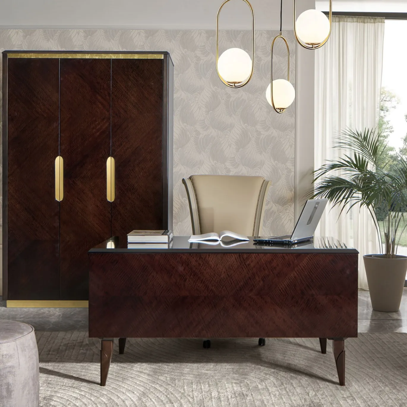 Armadio a 3 ante in eucalipto scuro con dettagli in ottone della collezione Studio Privè