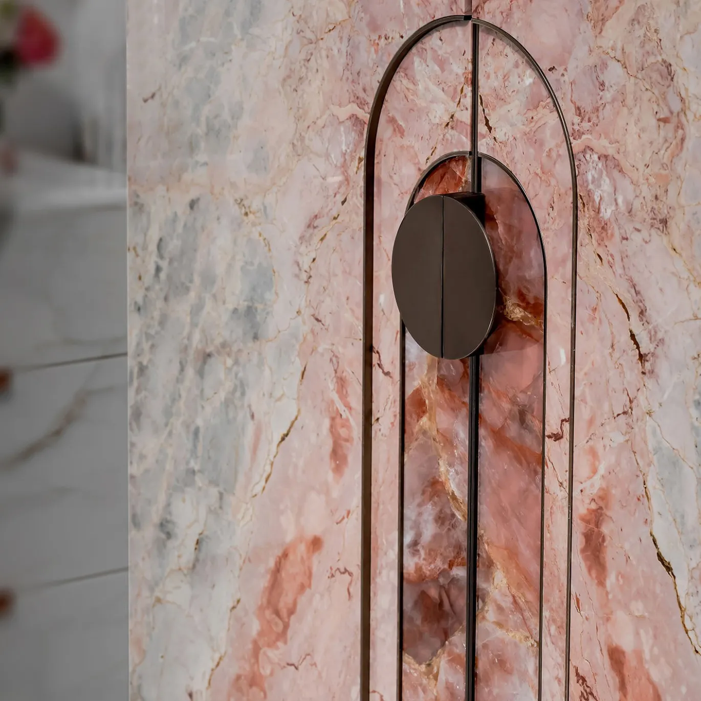 Armadio Aurelia in Marmo Siena Rosa di Sheree Stuart Design #