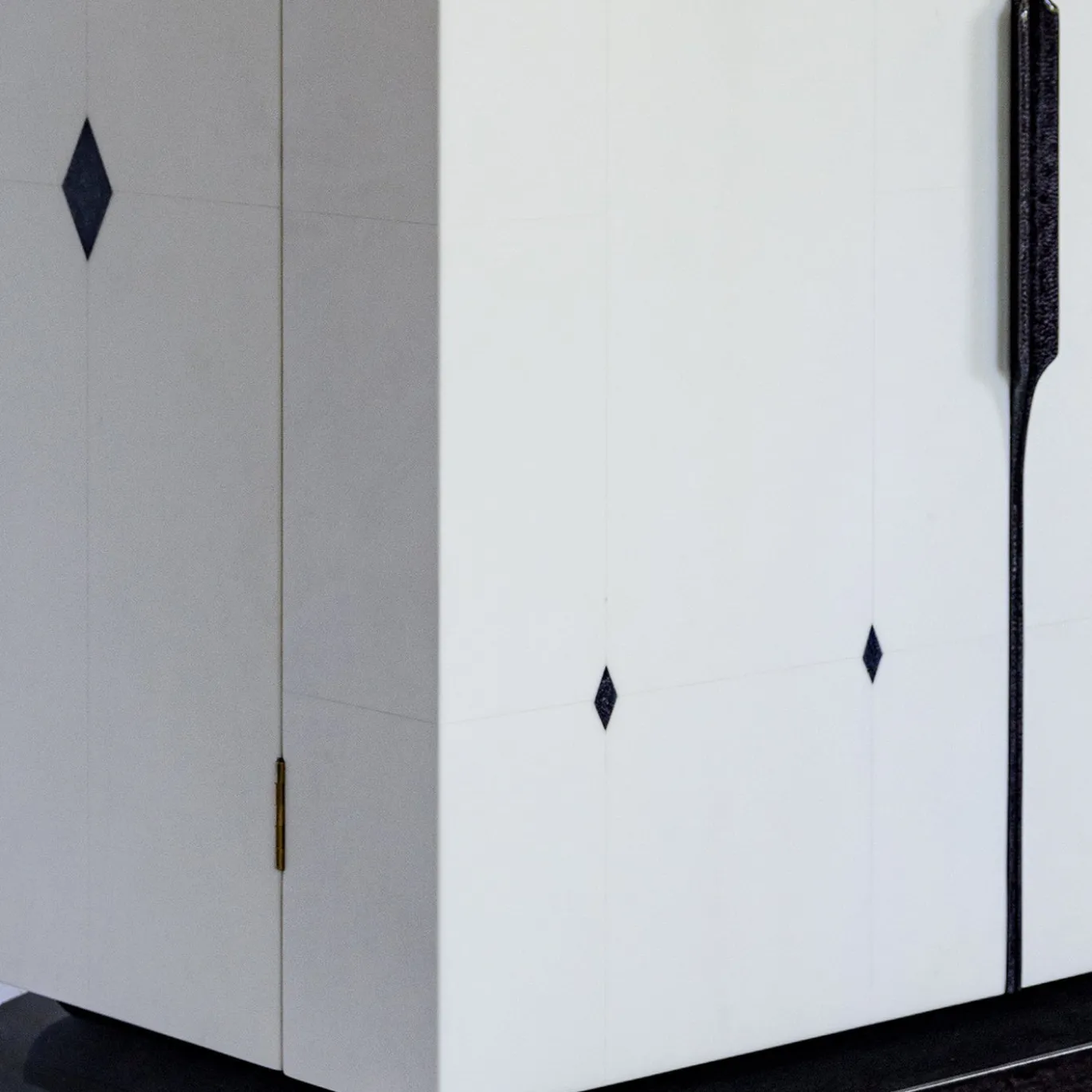 Armadio Bar Tura Lapis bianco Art Deco di Ventura