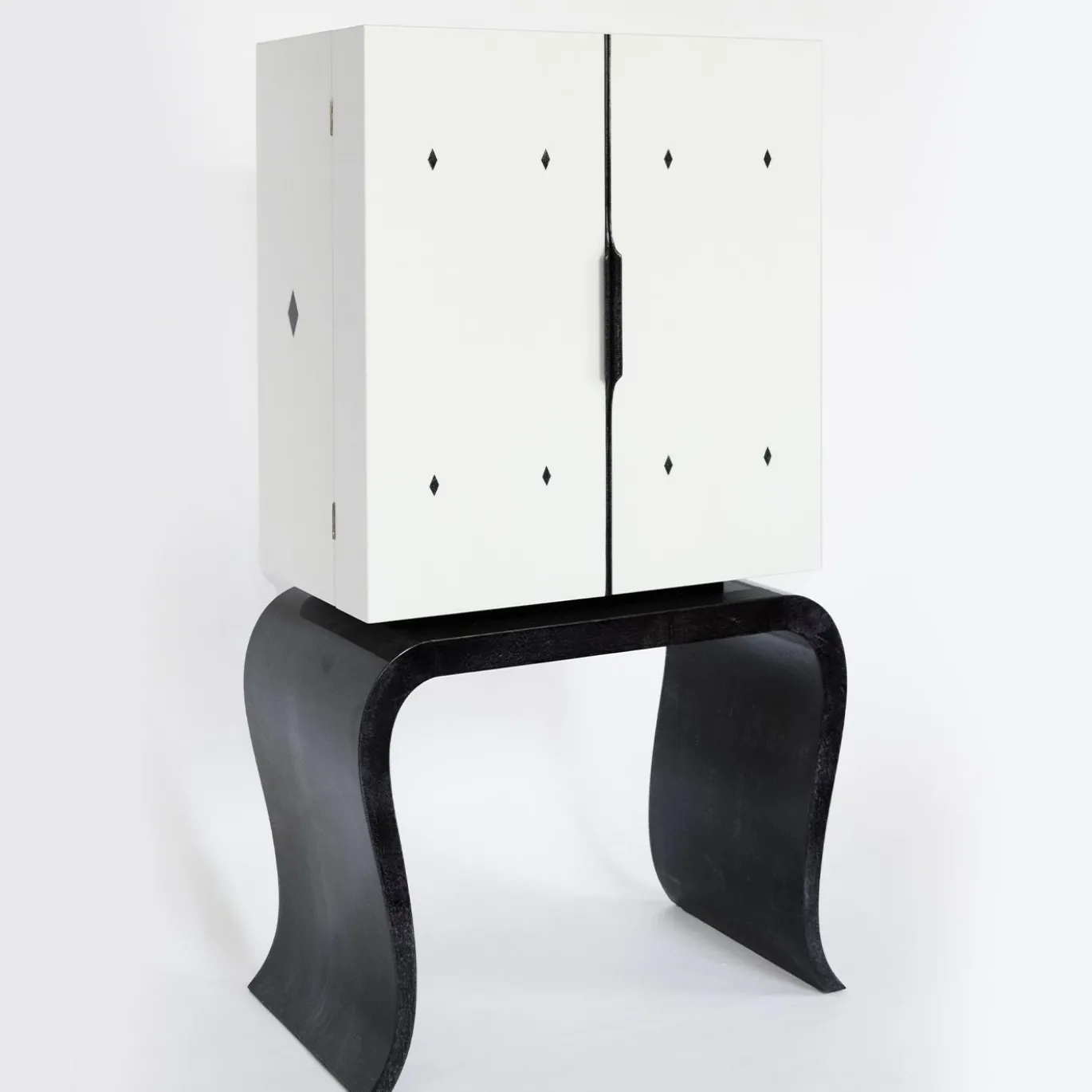 Armadio Bar Tura Lapis bianco Art Deco di Ventura