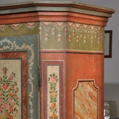 Armadio decorato in stile tirolese del '700 Tirolesi