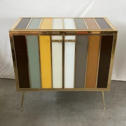 Armadio multicolore