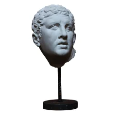 Busto di Gladiatore Borghese su piedistallo