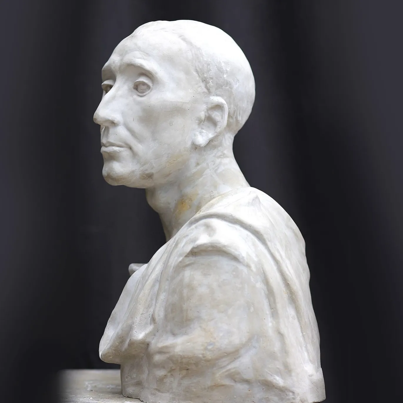 Busto di Niccol� da Uzzano in Gesso Bianco