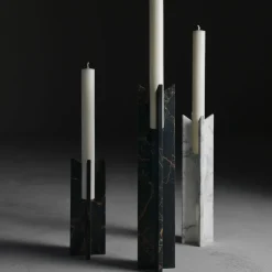 Candeliere in marmo nero e oro Trinity S