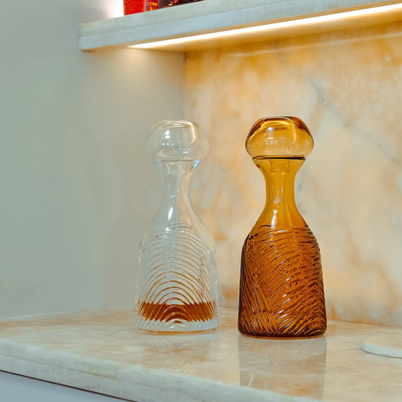 Caraffa in cristallo trasparente incisa a mano Grecale