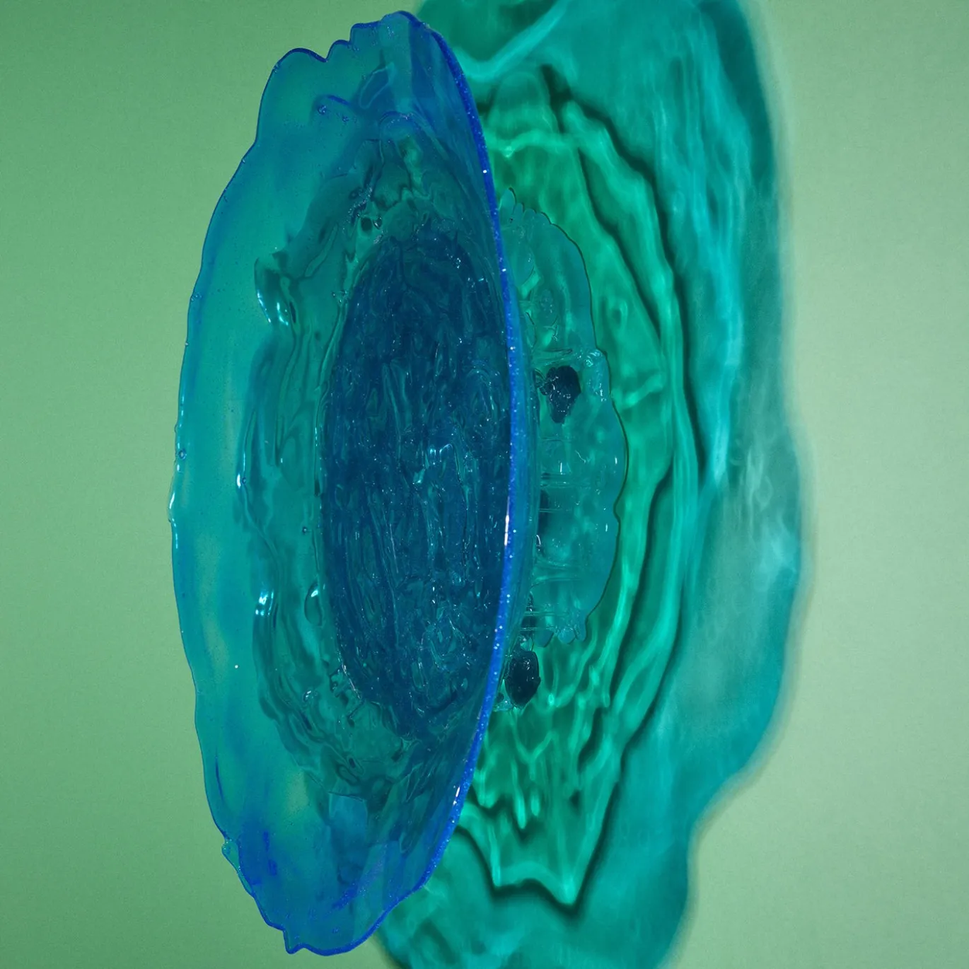 Centrotavola Big Surprise 1 in Resina Blu e Verde di Gaetano Pesce