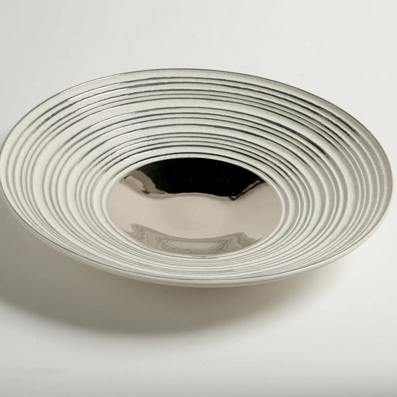Centrotavola in platino Antithesis
