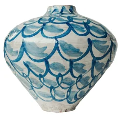 Cerchi blu e vaso azzurro