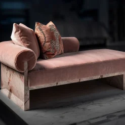 Chaise Longue Luna in marmo Siena rosa e seta mohair di Sheree Stuart Design