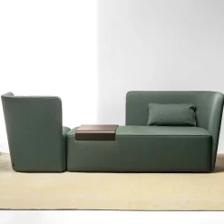 Chaise longue verde in velluto con vassoio - destra