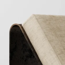 Chaise scultorea AR11-V1 in bronzo con cuscino in lino