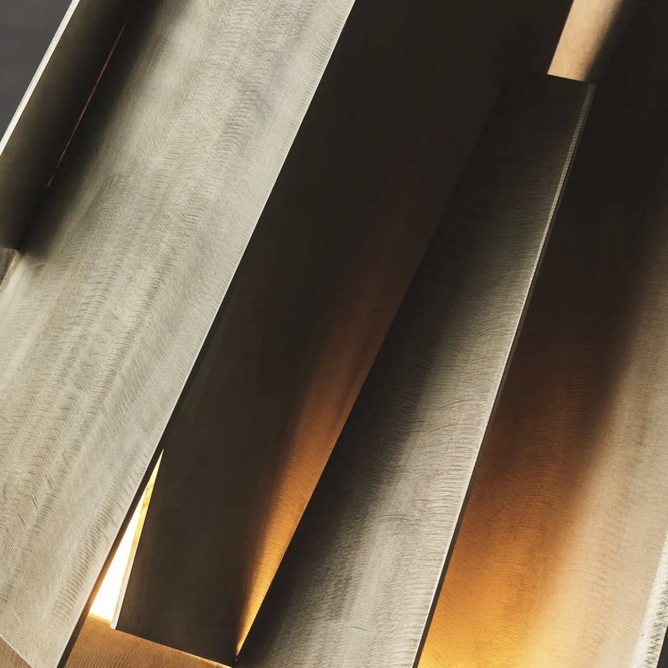 CL2076 Scultura illuminata