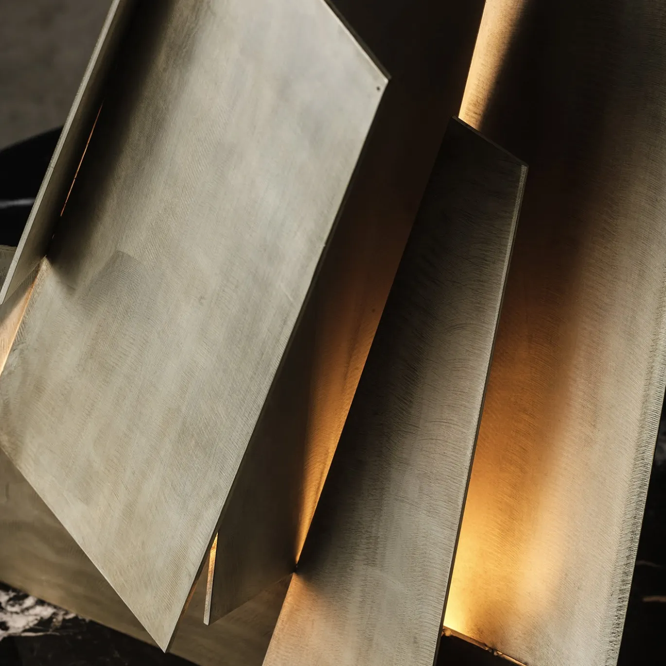 CL2076 Scultura illuminata