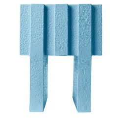 Comodino azzurro in ceramica Merlate di Patricia Urquiola