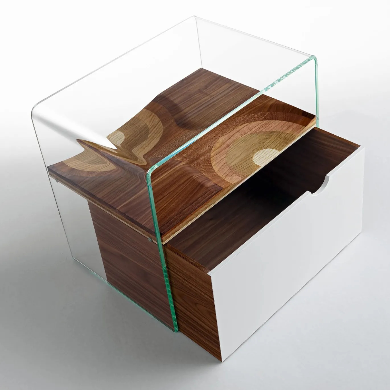 Comodino Bifronte con cassetto di Toyo Ito