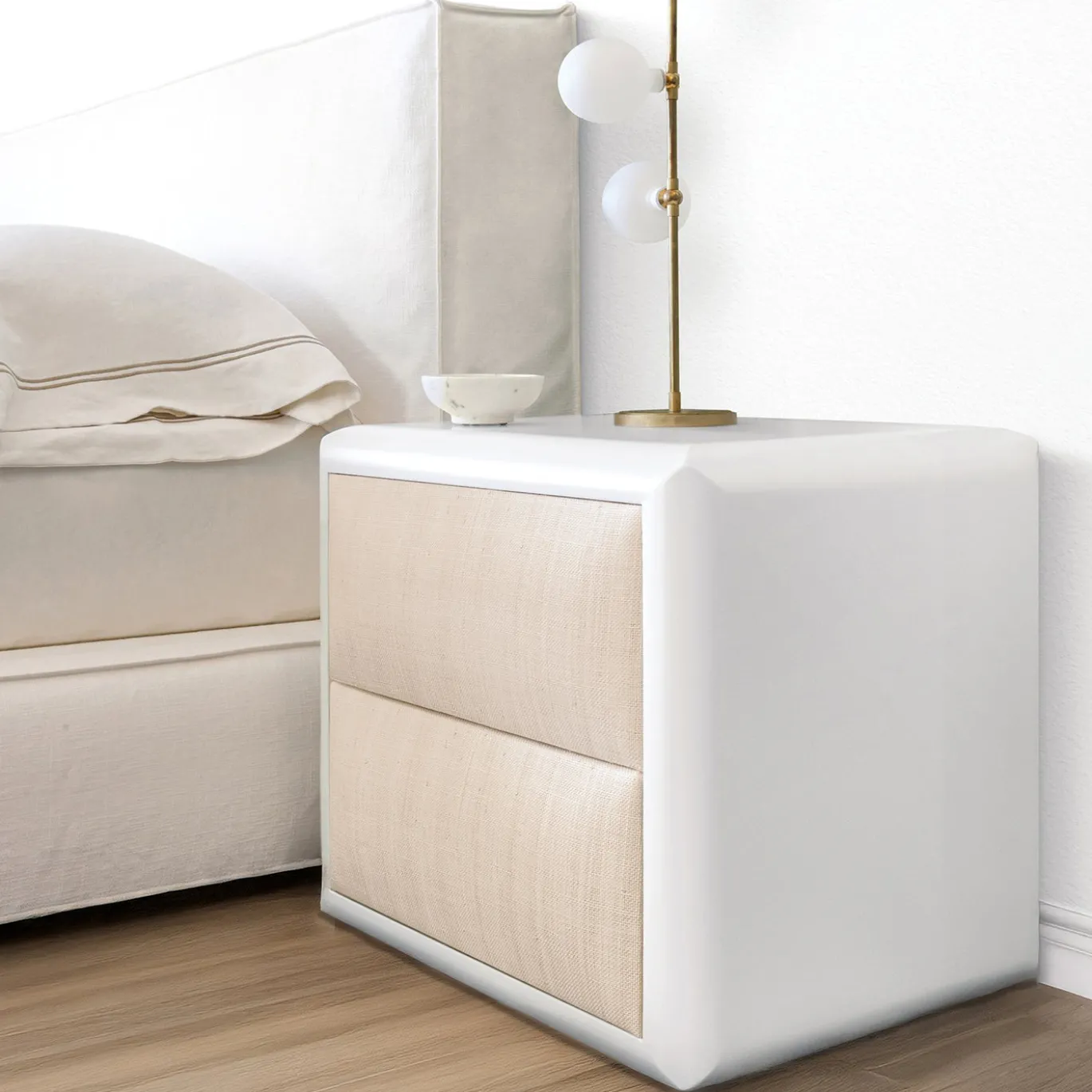 Comodino Colorado a due cassetti in rafia sand della Collezione Riviera