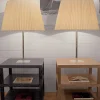 Comodino con lampada di Michele Bonan