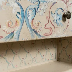 Comodino Fenice Taupe Chiaro con Top Marmorizzato e Motivo Grottesche