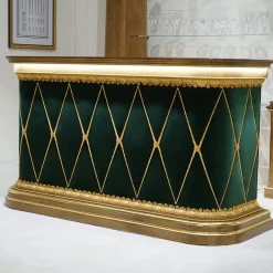 Console bar verde e oro