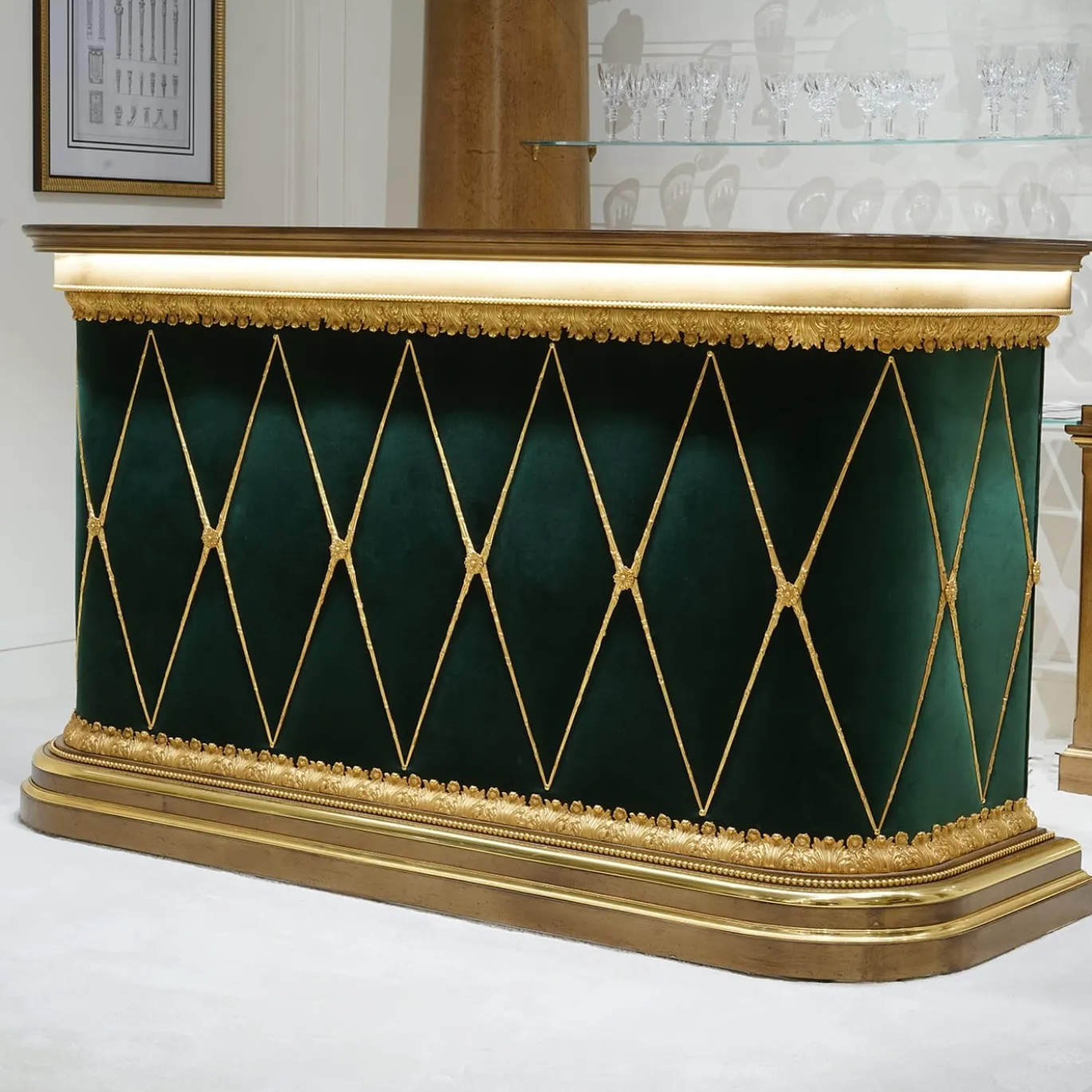 Console bar verde e oro