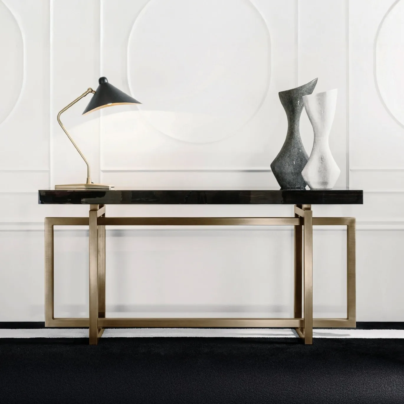 Console Charlotte con base in metallo bronzato