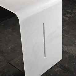 Console Elle dell'architetto Eve Marie Larquetoux