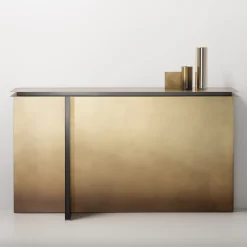 Console Folio in ottone di DRAW Studio