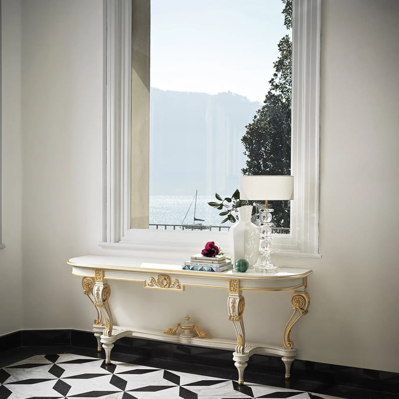 Console in legno massello bianco in stile Luigi XVI