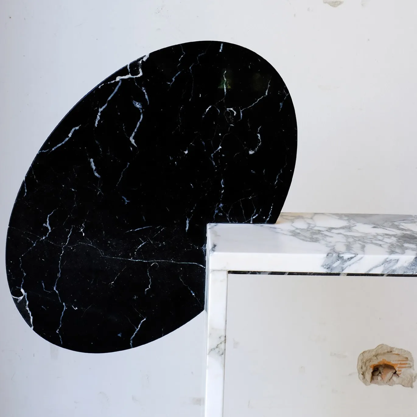 Console piccola in marmo Marquina