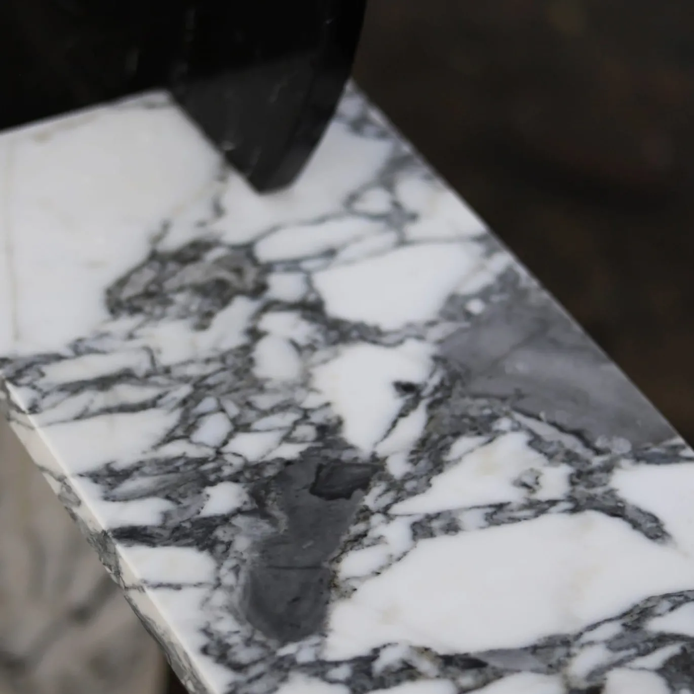 Console piccola in marmo Marquina