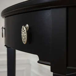 Console Tiffany Brown