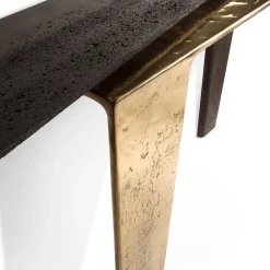 Consolle scultorea Lego nera e oro di Draga&Aurel