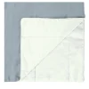 Coperta di lino azzurro con profili