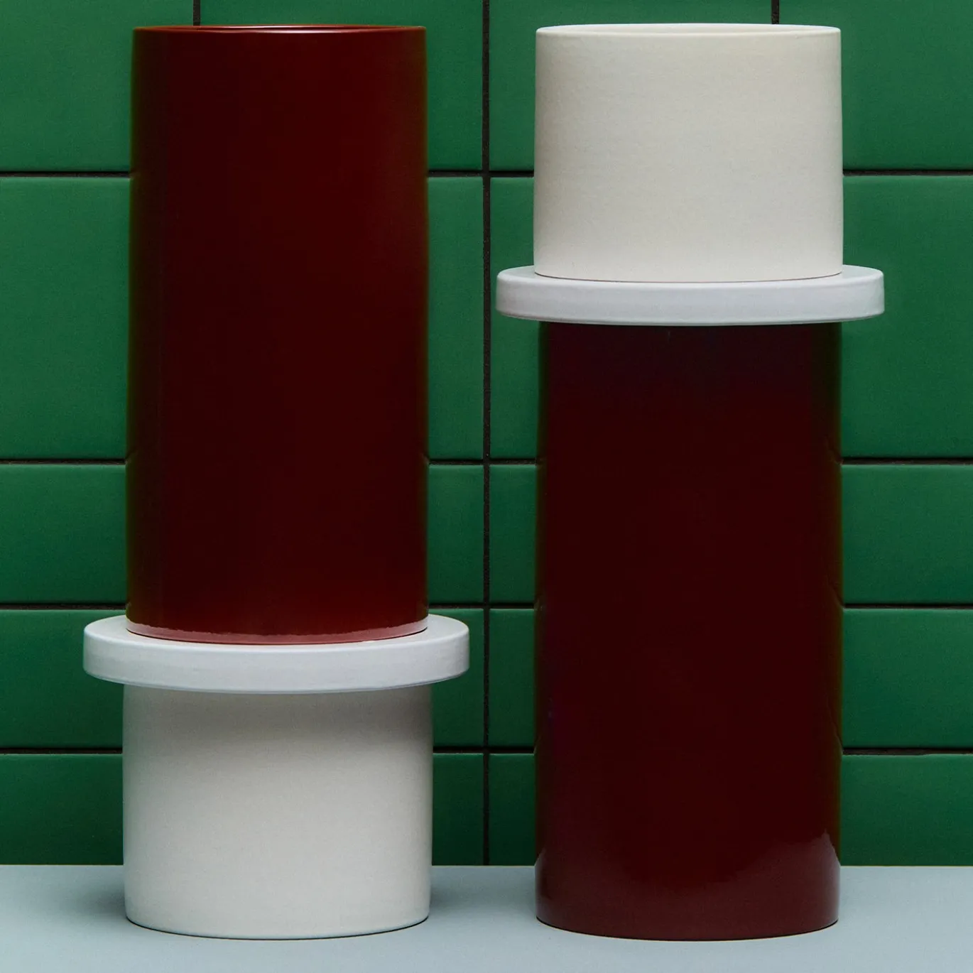 Coppie di Fatto Vasi Decorativi in Ceramica Rossa e Bianca di Nathalie Du Pasquier