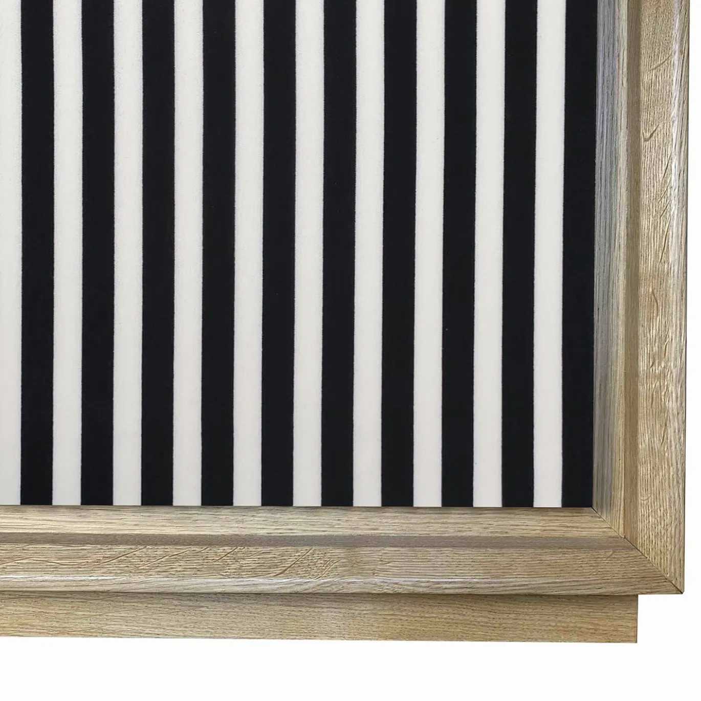 Credenza a 3 ante in bianco e nero Fuga Strisce Due di M. Meccani