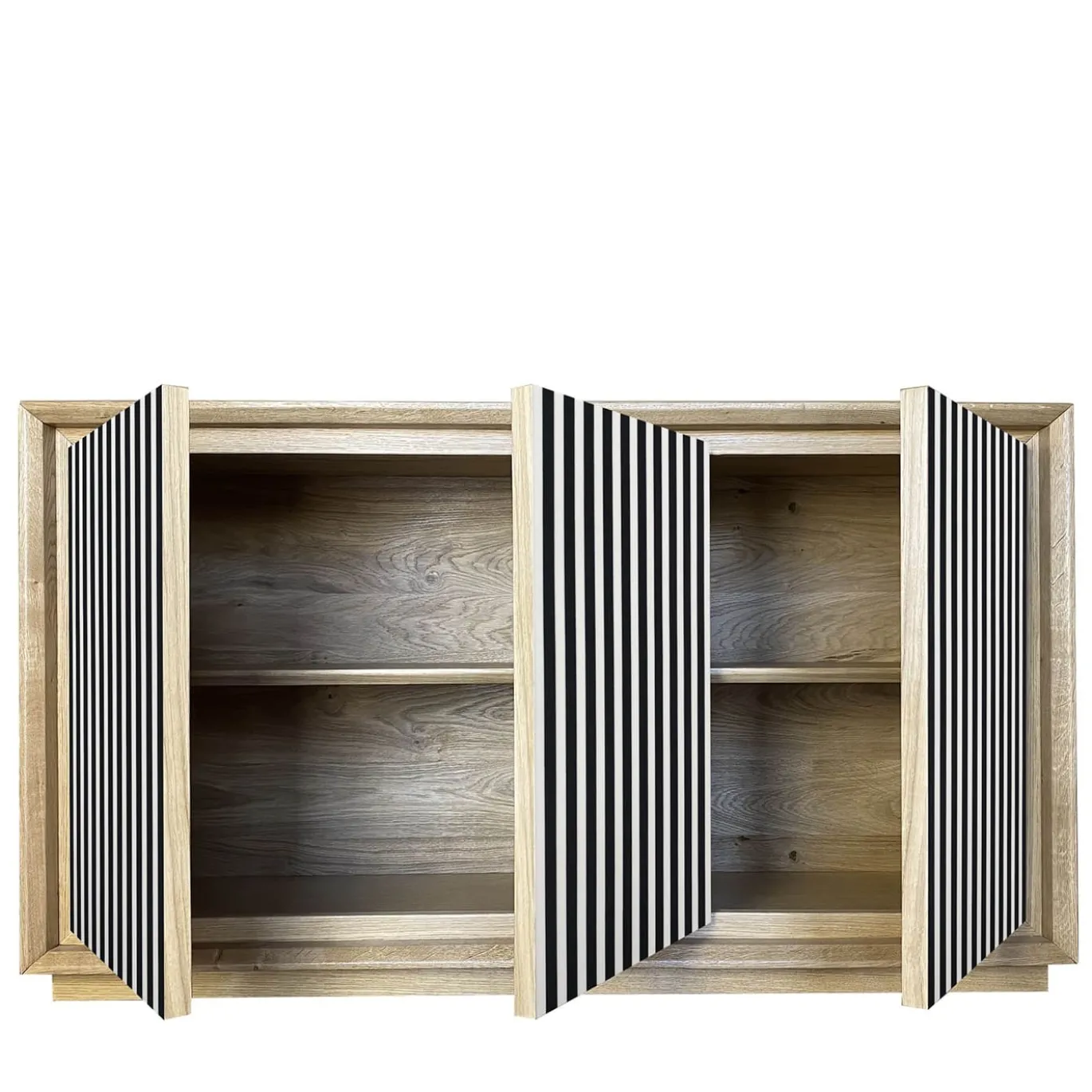 Credenza a 3 ante in bianco e nero Fuga Strisce Due di M. Meccani
