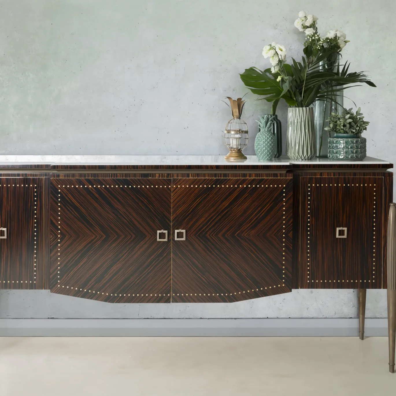Credenza a quattro ante