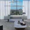 Credenza bassa Mayor Living bianca con top in marmo di Carrara di Marco Piva